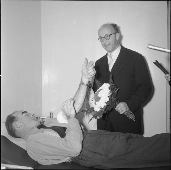 100,000th blood donation in Zurich, 1958
