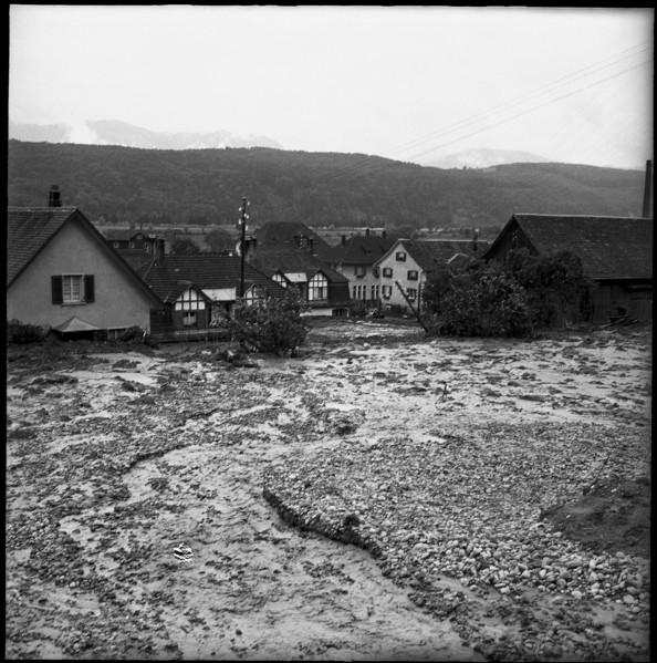 Schmerikon, mud avalanche after heavy rains; 1953