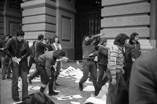 Bélier demonstration in Berne 1972: affray with adversaries of separatism