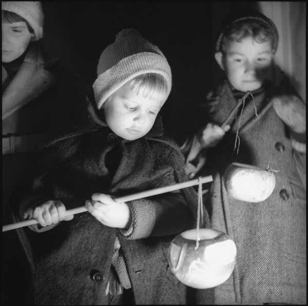 Räbeliechtli procession in Richterswil, 1939