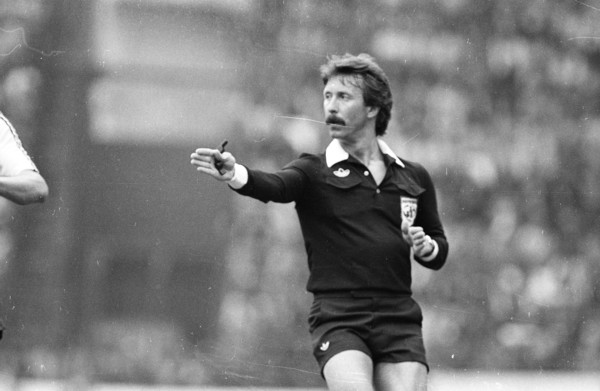 Football WC 1982: Germany - Chile; Swiss referee Bruno Galler