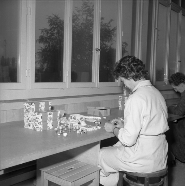 Franz Carl Weber employee, 1955