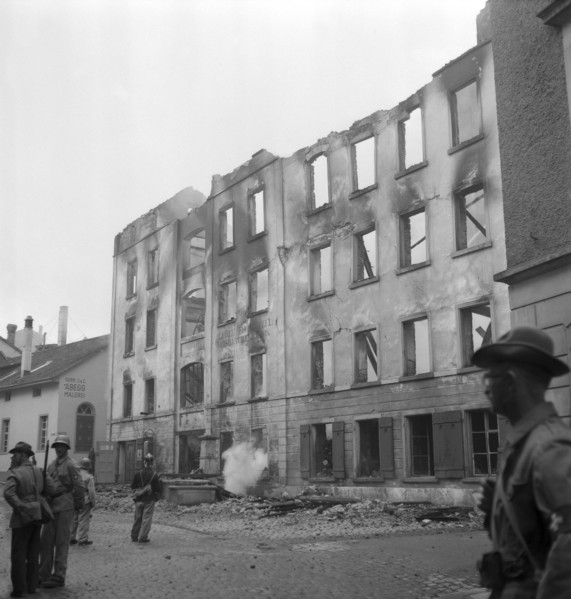 WWII: Bombings; burneddown houses, Schaffhausen 1944