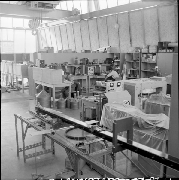CERN workshop, proton experimental chamber 1956