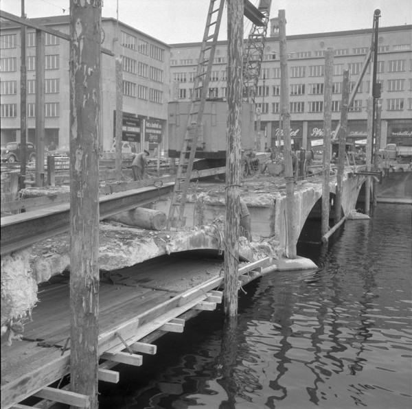 Renovation of the Walche Bridge; 1957