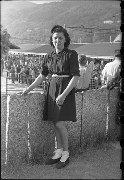 Italian internees before their departure; 1945