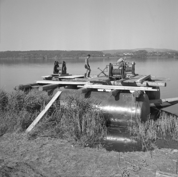 After WWII: Preparations for the recovery of a US bomber, Greifensee 1953