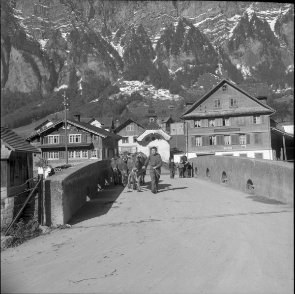 Murten, Lane in the old part of the town, 1942