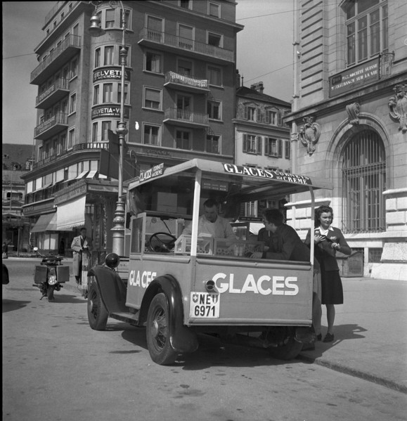 Neuhausen, demolition of the hotel Schweizerhof, 1954