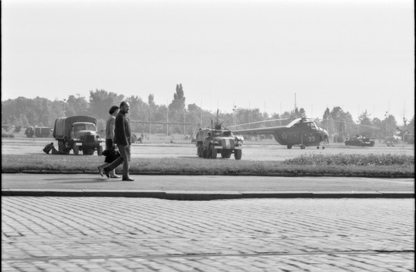 Prague 1968 after the invasion of the Warsaw Pact troops: young men resist