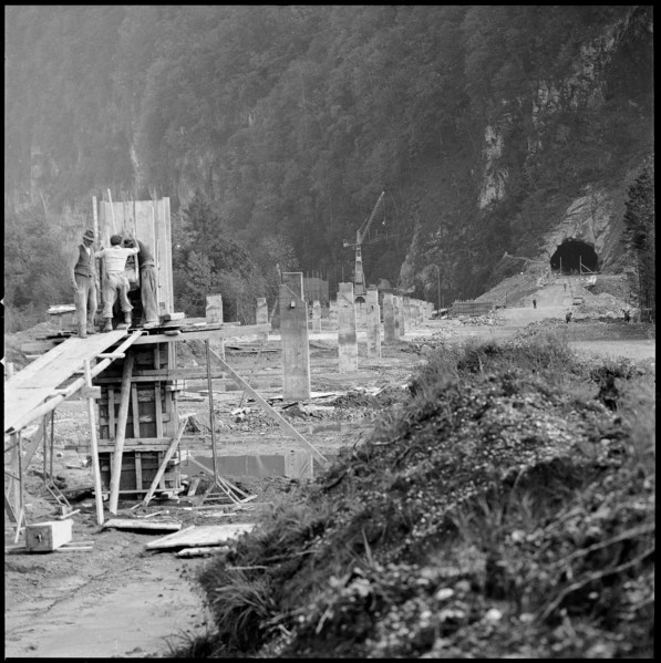 Construction of the Kerenzerberg railway tunnel, ca. 1960