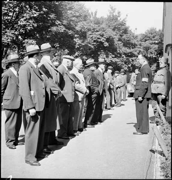 Recruitment for auxiliary service; 1940