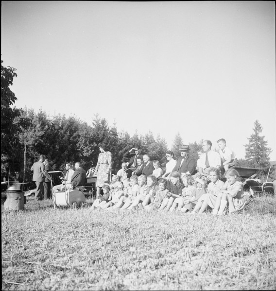 Spectators at the women's shooting competition in Urdorf, 1947