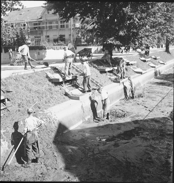 Stream bed is cleaned of mud, Aarau 1944