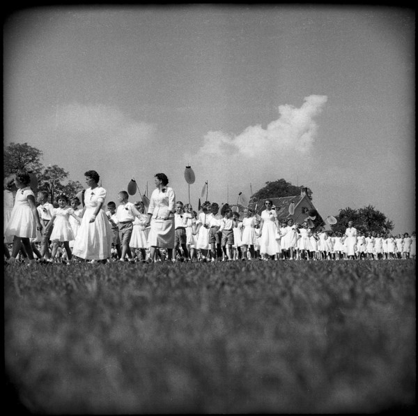 Girls dancing at the children's festival in St. Gallen, 1955