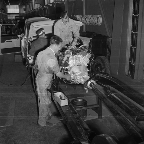 Assembly plant; assembly hall, body shop; 1956