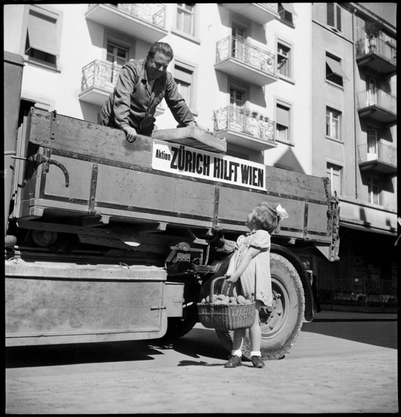 Potato collection in Zurich, 1946