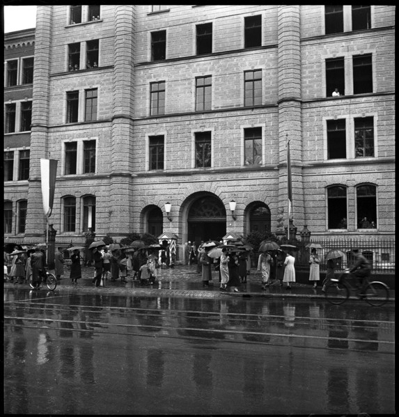 People in front of the barracks; 1939