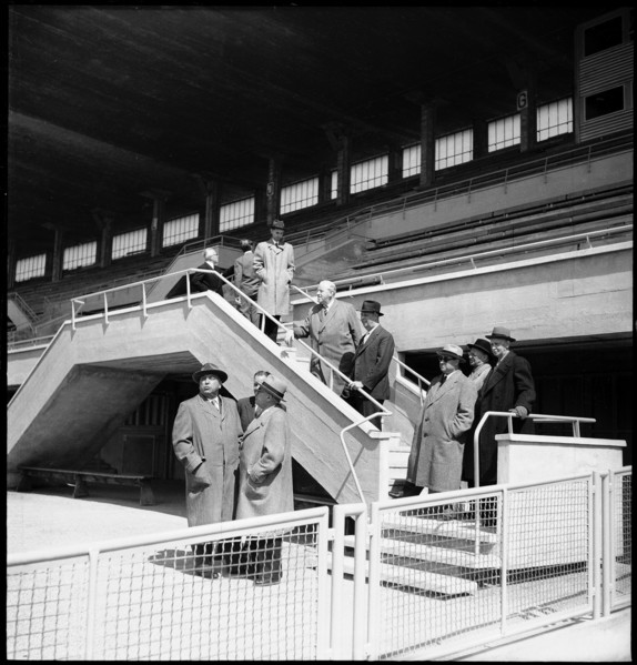 Before the 1954 World Cup: FIFA Committee inspects Pontaise Stadium
