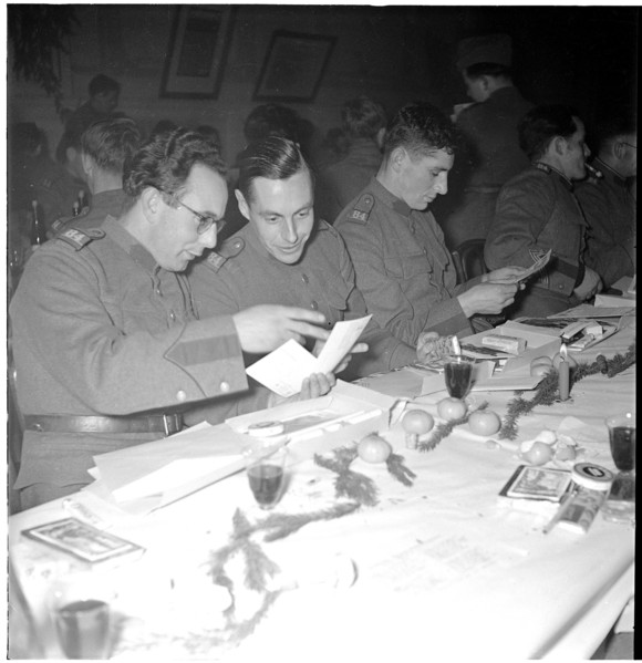 Soldiers' Christmas; 1940