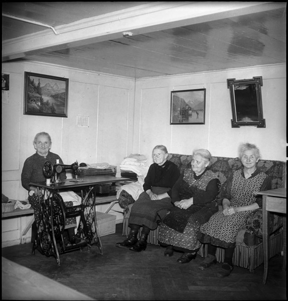 Women in the Gais retirement home, 1947