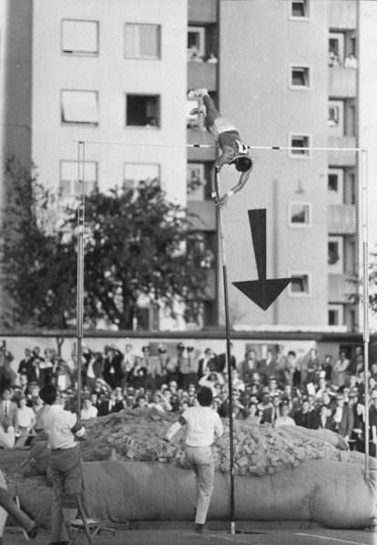 Swiss Championships 1965 Berne, finals long-jump: Walter Zuberbuehler wins
