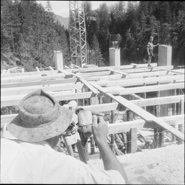 Formwork, balancing reservoir Sufers 1958.