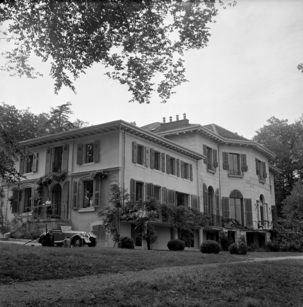 Geneva-Pregny: Villa Le Bocage; 1952.