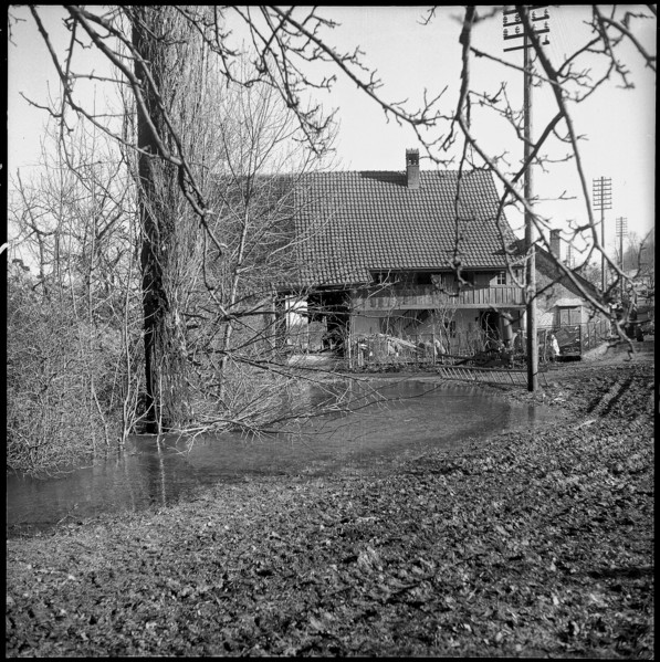 Modified river course because of rock slip in Erlinsbach; 1957.