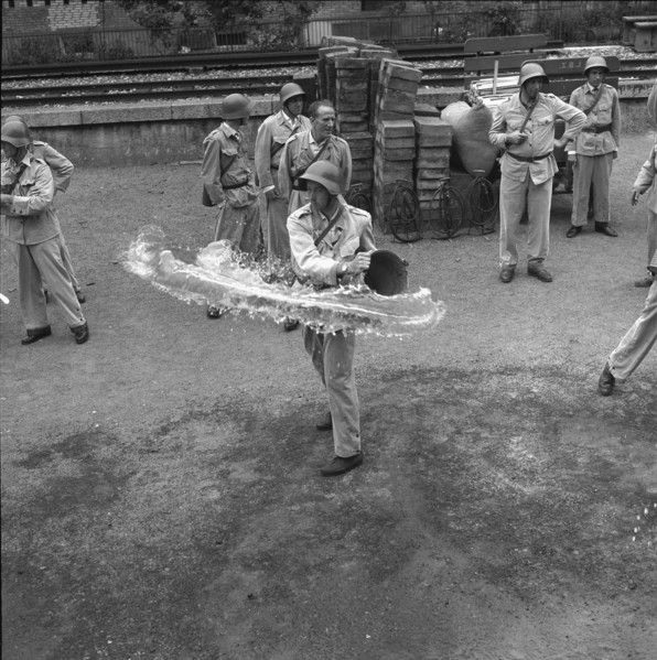 Civil defense course in the Sihlhölzli, 1959.