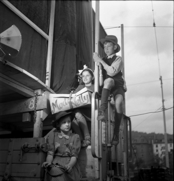 School theatre in support of the Swiss donation, 1945.