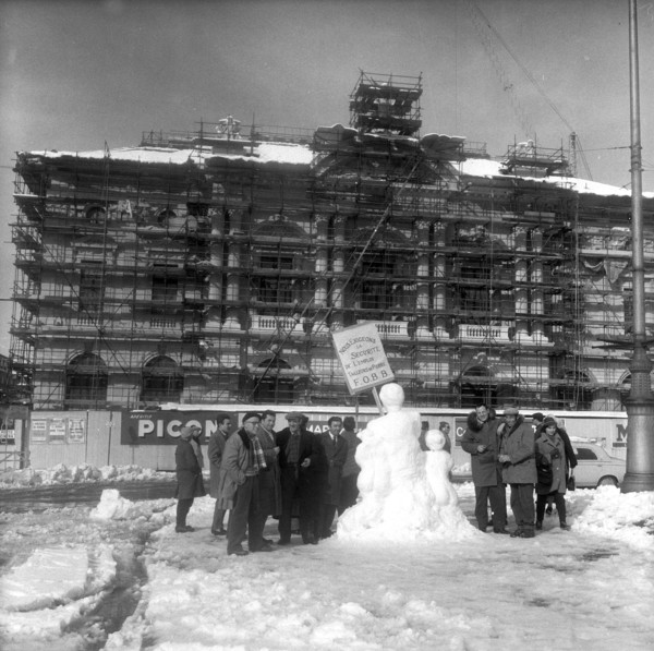 Stonemasons on strike, 1960.