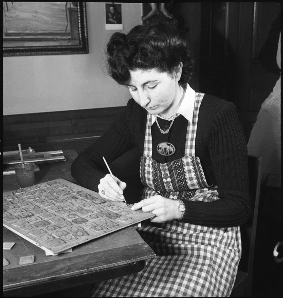 Swiss donation: producing badges, 1942.
