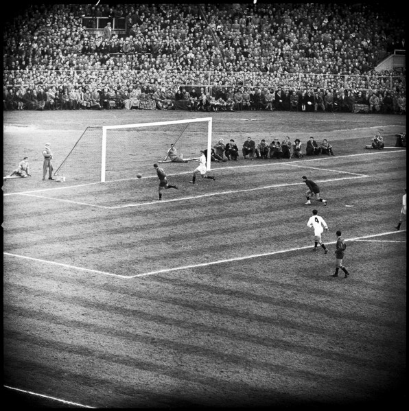 WC qualifier 1957: Switzerland - Spain.