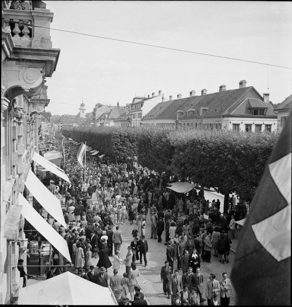 Braderie in La Chaux-de-Fonds, 1946.