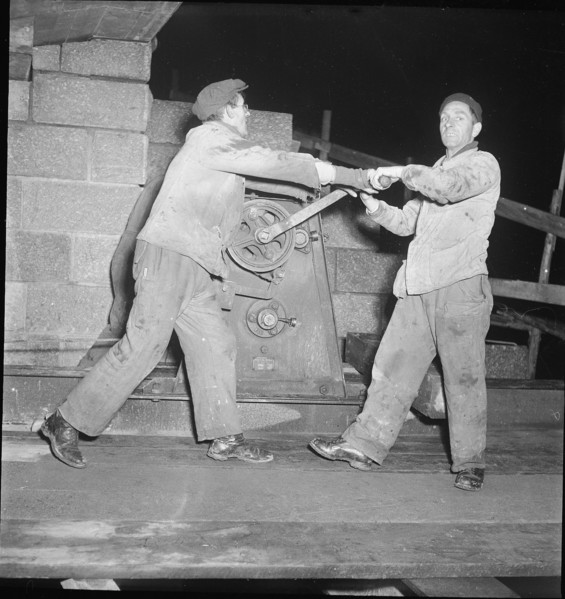 Replacement of the railway bridge in Zurich-Wipkingen 1947.