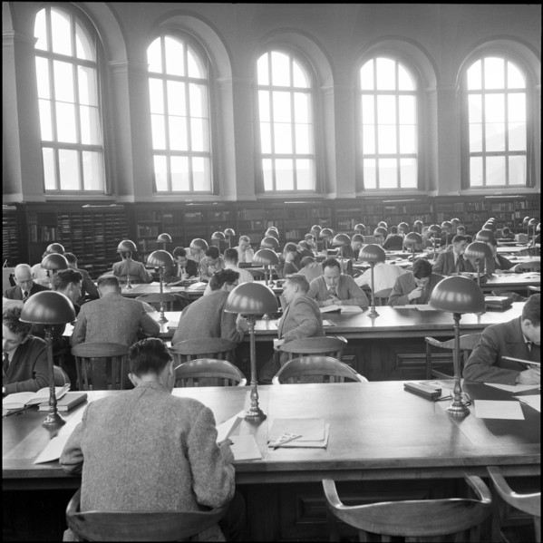 Students at the ETH Library 1958.