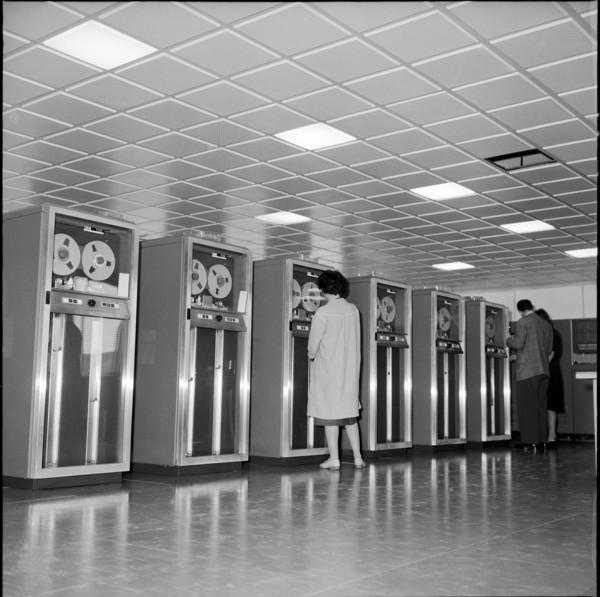 CERN: Working with the new IBM 709 computer 1960.