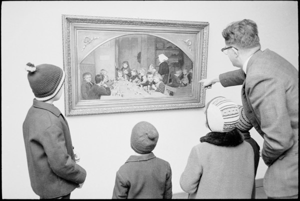Children at an Anker exhibition in Ins 1967.