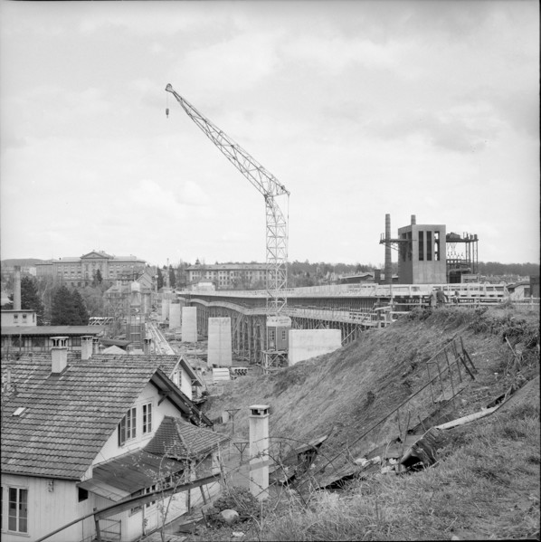 berne, Monbijou bridge under construction, scaffolding, centring; 1961.