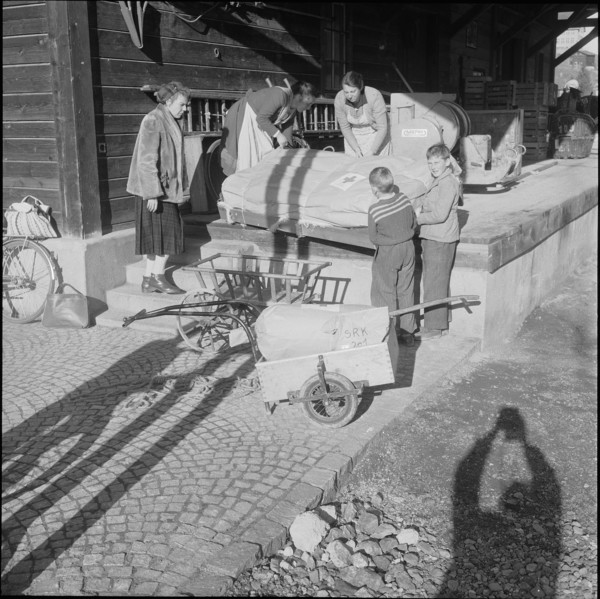 The 2000th donated bed of the Red Cross, 1957.