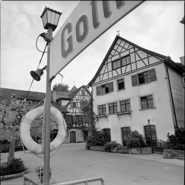 Gottlieben: landing stage and half-timbered house; 1965.
