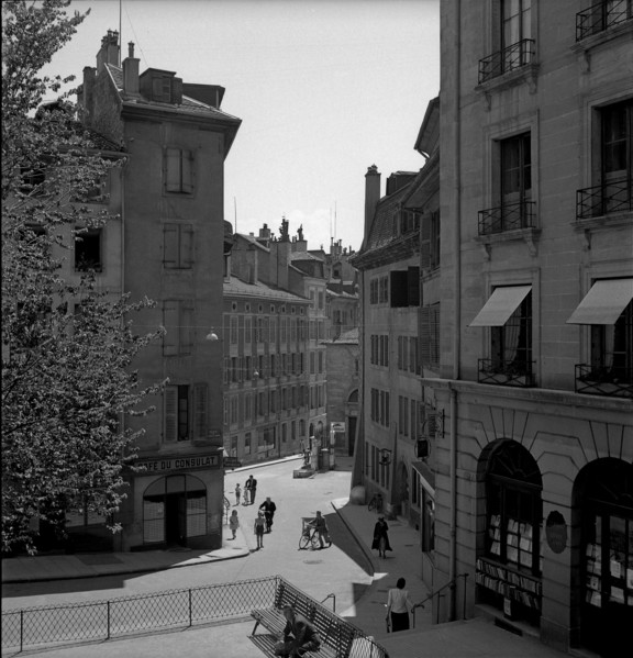Geneva: Place du Bourg-de-Four; 1943.