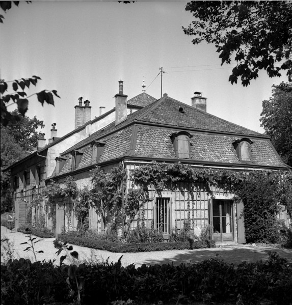 Geneva: Villa Rigot; 1942.