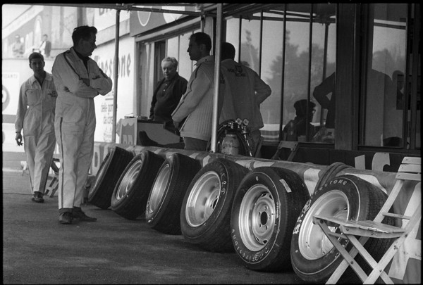 That day Jo Siffert and his team set 5 world hour records.