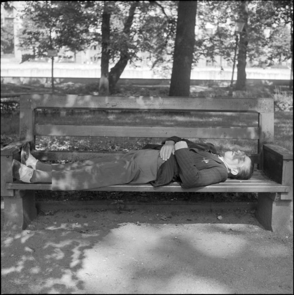 Man Sleeping on Park Bench, Bahnhofstrasse Zürich, 1952.