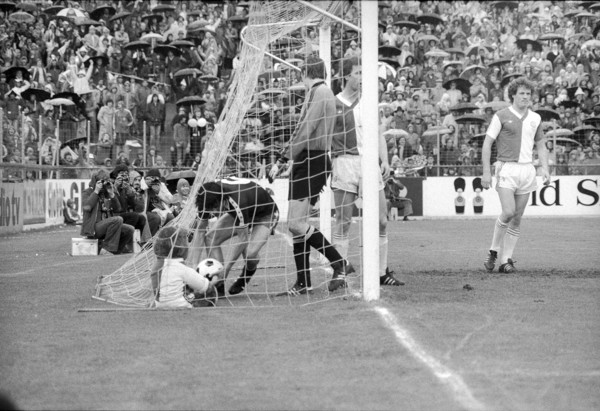 Cup final 1978: GC Zürich - Servette Genf; keeper Berbig.