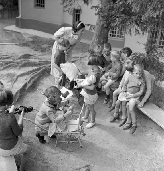 Children at children's home La Cigale, Lausanne 1942.