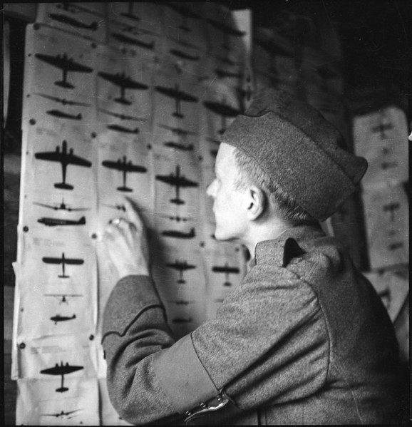 Antiaircraft soldier at aircraft table, Valais 1940