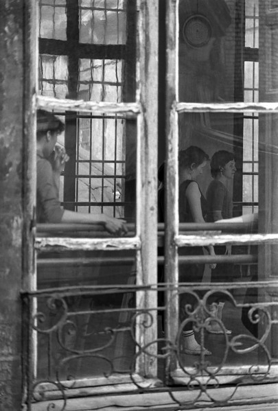 1975, Paris, Marais, dance school.